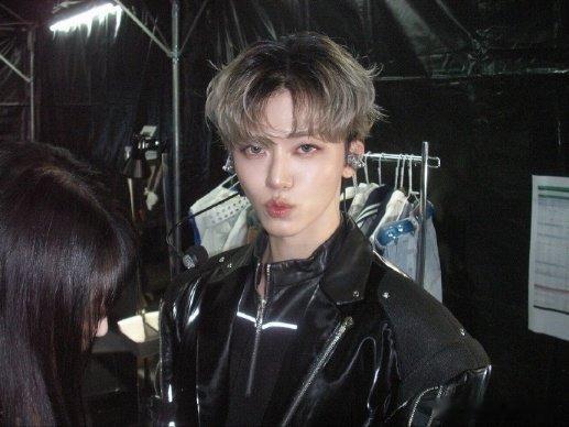 罗渽民一开口直接把我踹进单曲循环的坑里躺平了！《Beat It Up》这个低音炮