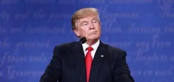 白宫铁门一锁 科技圈急了 美国饭碗自己砸自己
最近美国那边整了个大动作,特朗普突