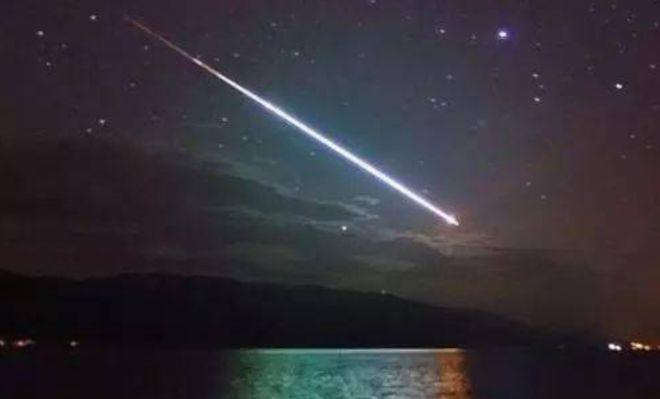 冬夜流星雨，北京14岁女孩，凌晨三点不见了。1998年11月18号的凌晨时分，在