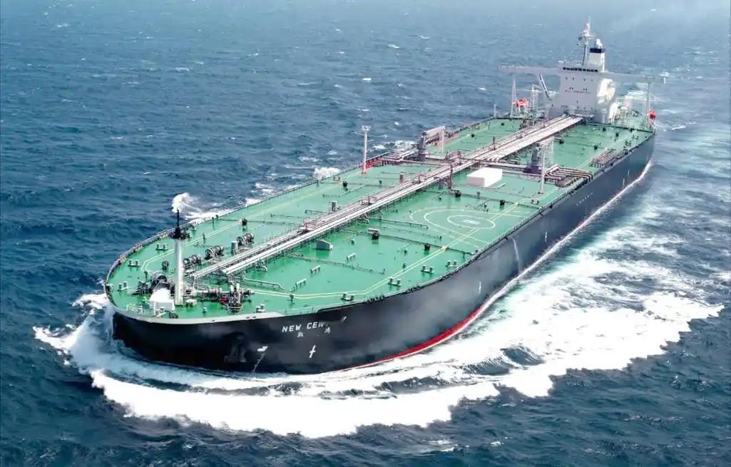 中东的停火协议还没焐热，霍尔木兹海峡又炸了锅。俄罗斯《真理报》、美联社等多家外媒