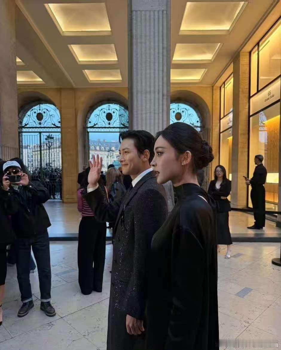 娜扎池昌旭合照池昌旭晒与娜扎合照池昌旭晒与娜扎合照，哇塞， ​​​