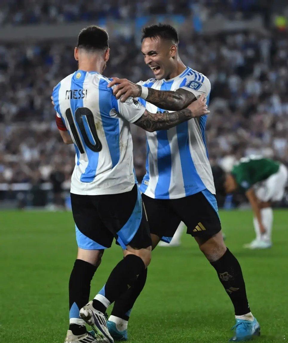 【梅罗联手】安哥拉0比2阿根廷，劳塔罗和梅西互相助攻对方。有来有往，哥俩好！