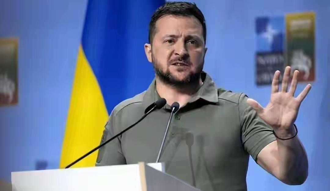 泽连斯基弃北约，入欧盟换安全保障！
来源于X原推特
罗鸿：泽连斯基此番表态，并非