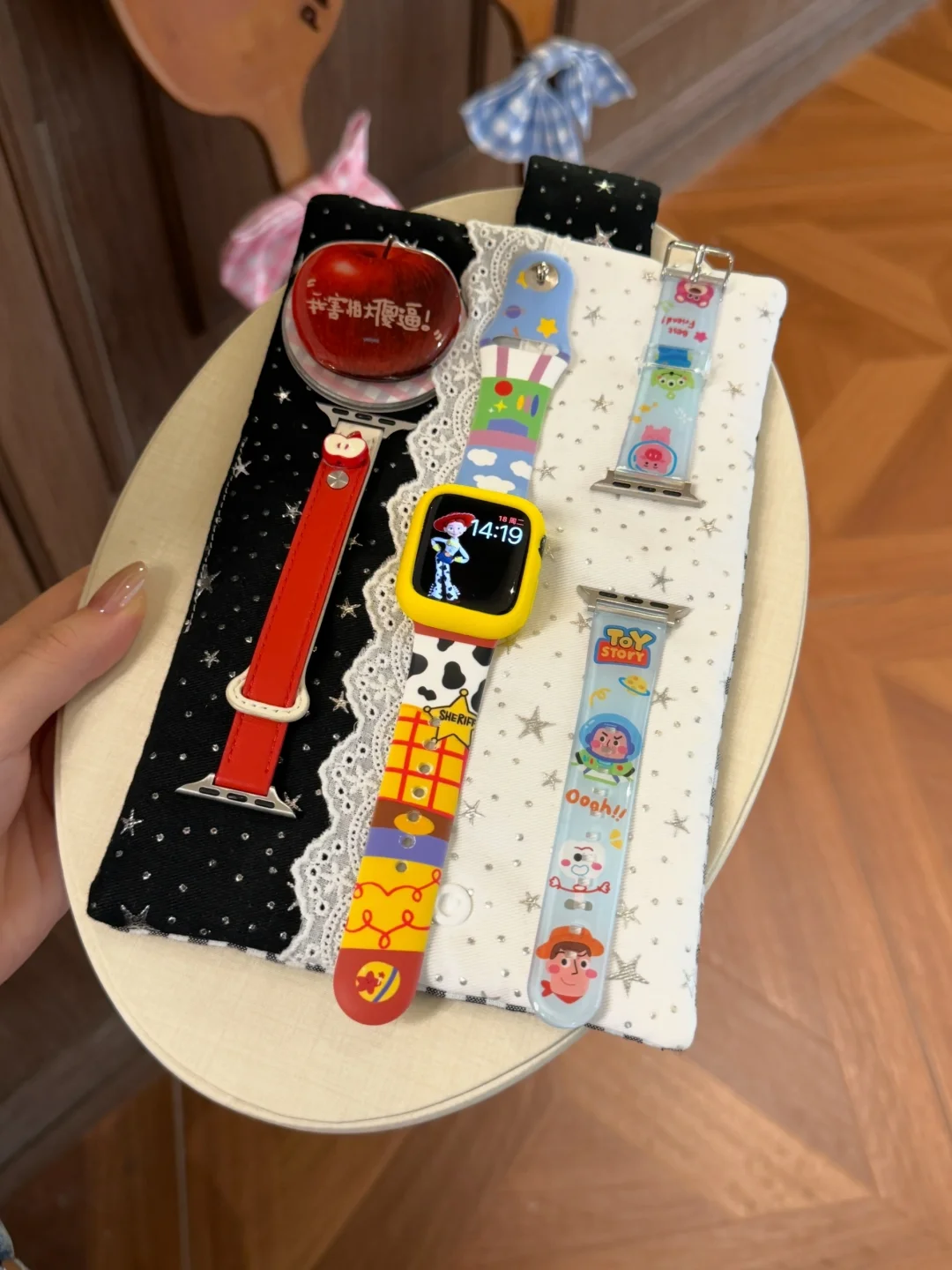 AppleWatch 玩总配色还素一颗红苹果🍎甜～