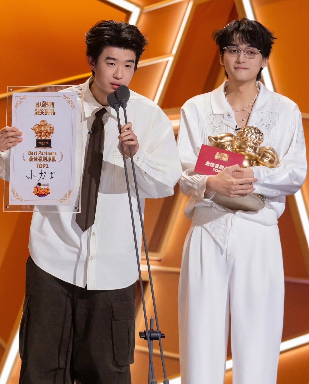 被小力士的赤诚之心所感动，听了两人的获奖感言哭到停不下来!!!!!!!每一位喜人