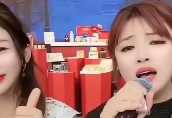 初瑞雪听“背叛、无情”歌词竖拇指！

          刘小啦直播演唱《谁》，