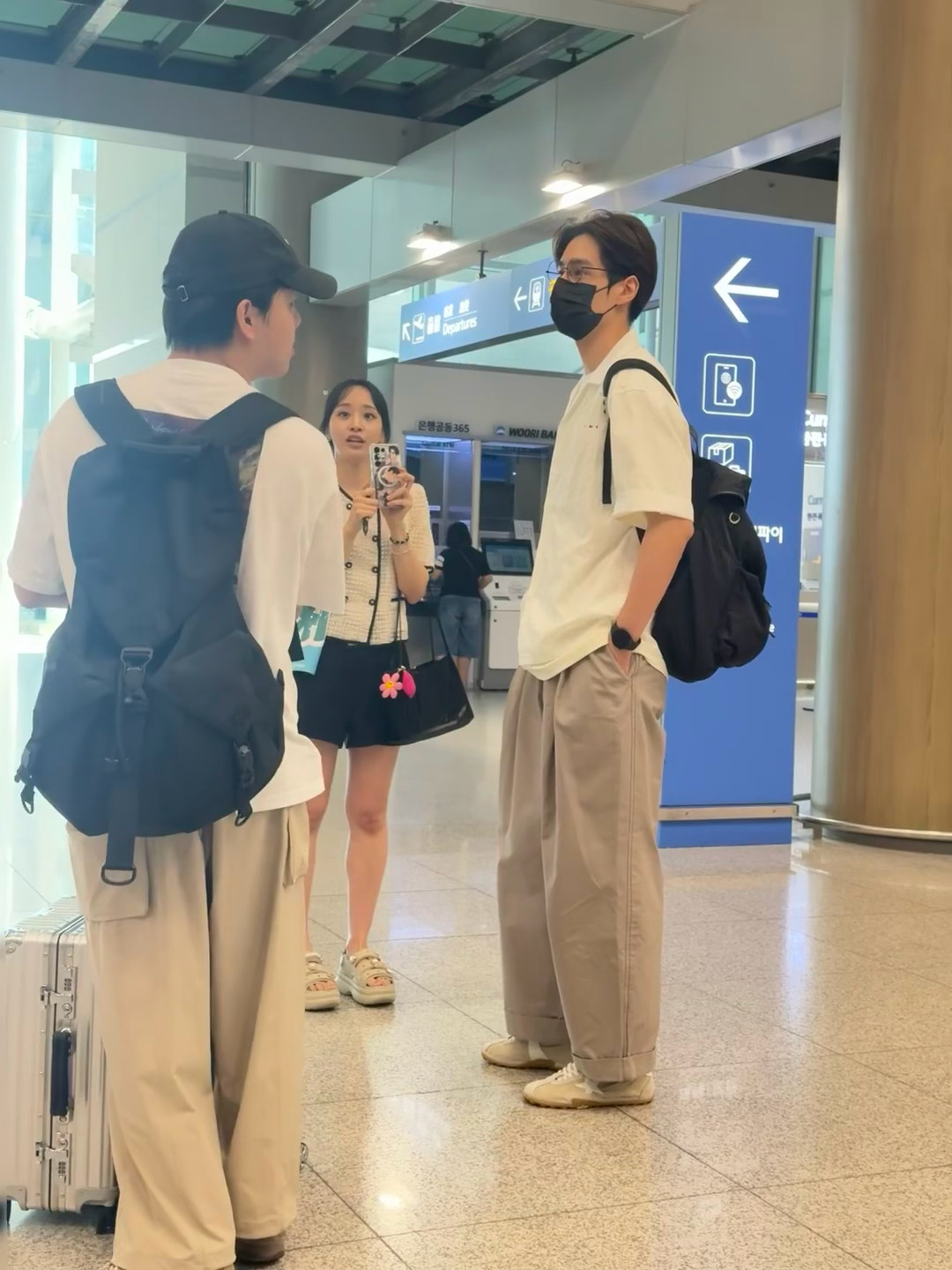 有网友在仁川机场遇到胡一天了！！大长腿欧巴空降小韩仁川机场偶遇胡一天胡一天现身韩