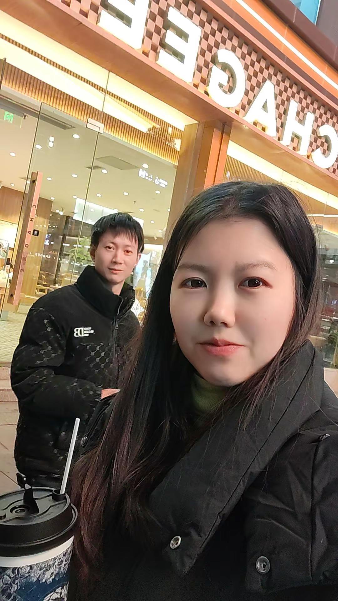 小夫妻的幸福生活 颜值在线 吃喝玩乐