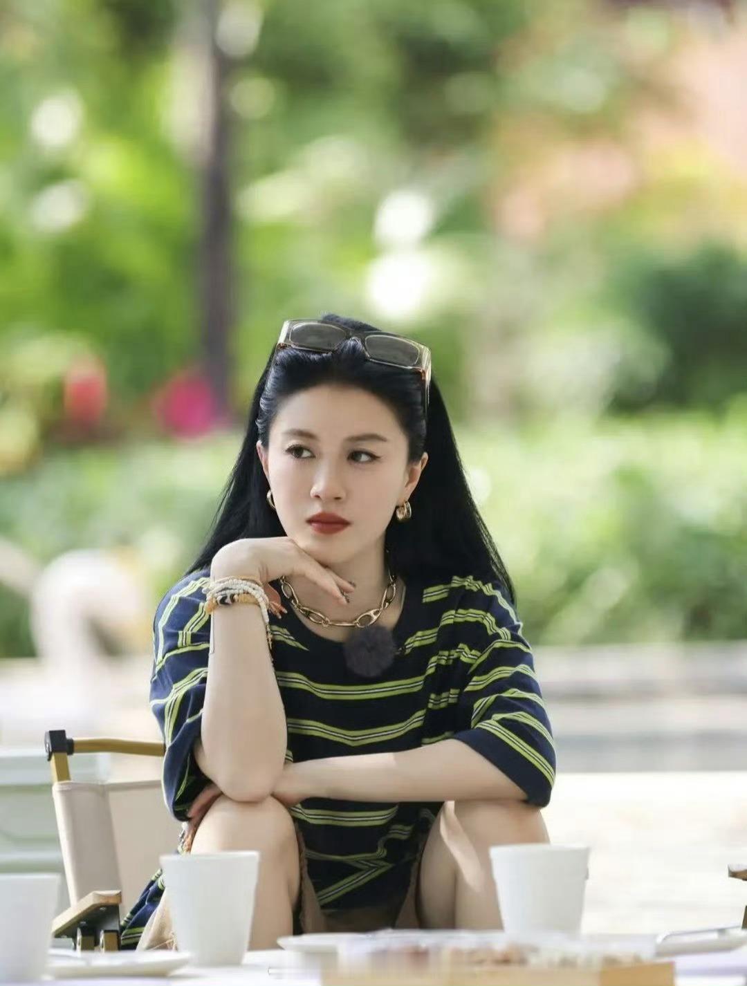 李嘉格本来准备官宣离婚当天发歌内心强大且超会关照他人的李嘉格只会越来越好！ ​​