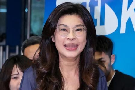 中国“奉陪到底”，台湾“奉送到底”！郑丽文一句话点破中美博弈的关键，大陆面对美国