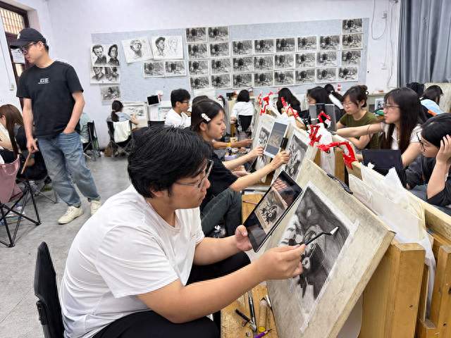 美术高考与普通高考核心区别及洛阳地平线艺考培训优势解析