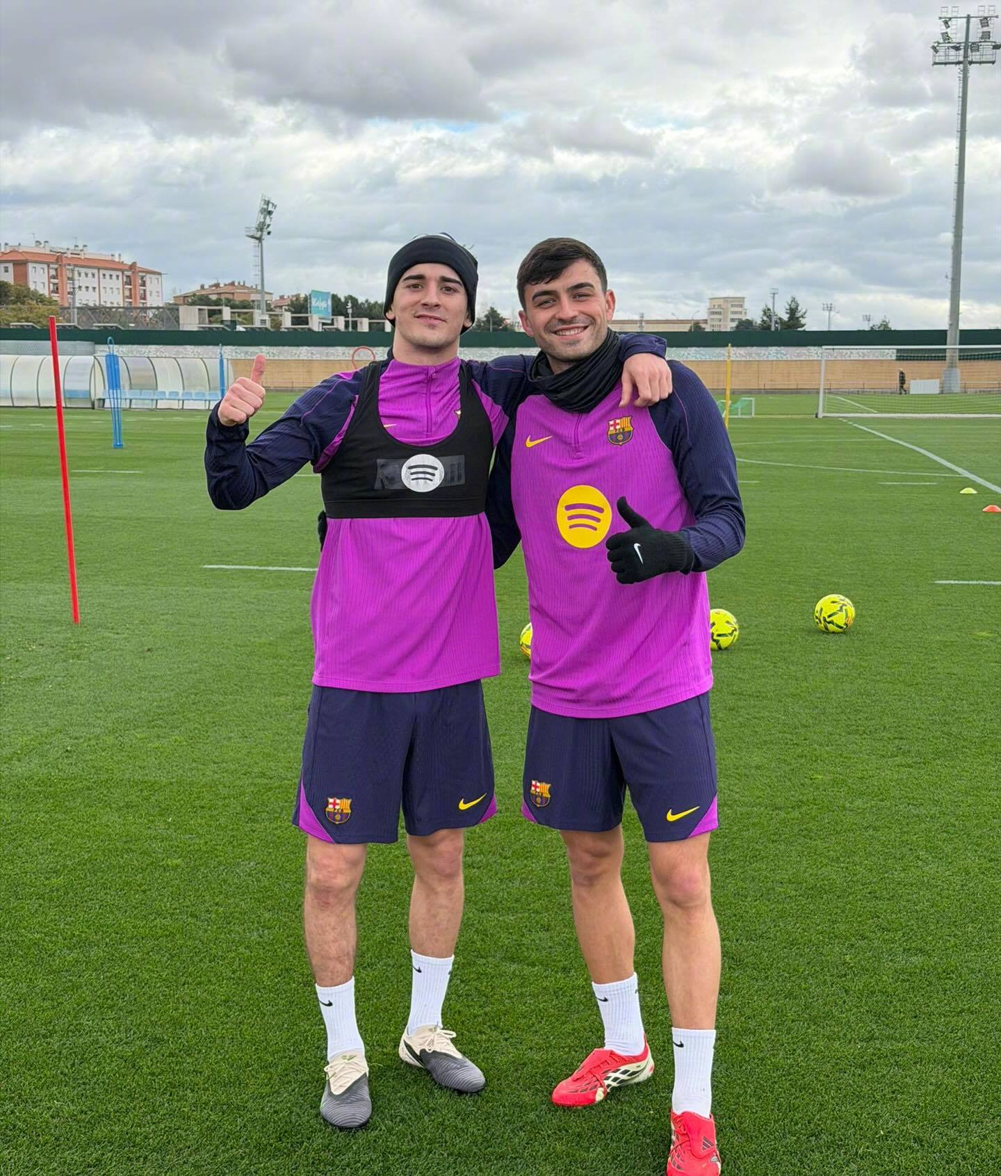 6️⃣8️⃣看看是哪两个大宝贝在训练场上相遇啦！！！❤️🔥加维更新个人社媒“正