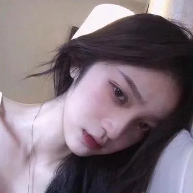 慵懒的午后，温柔的眼神