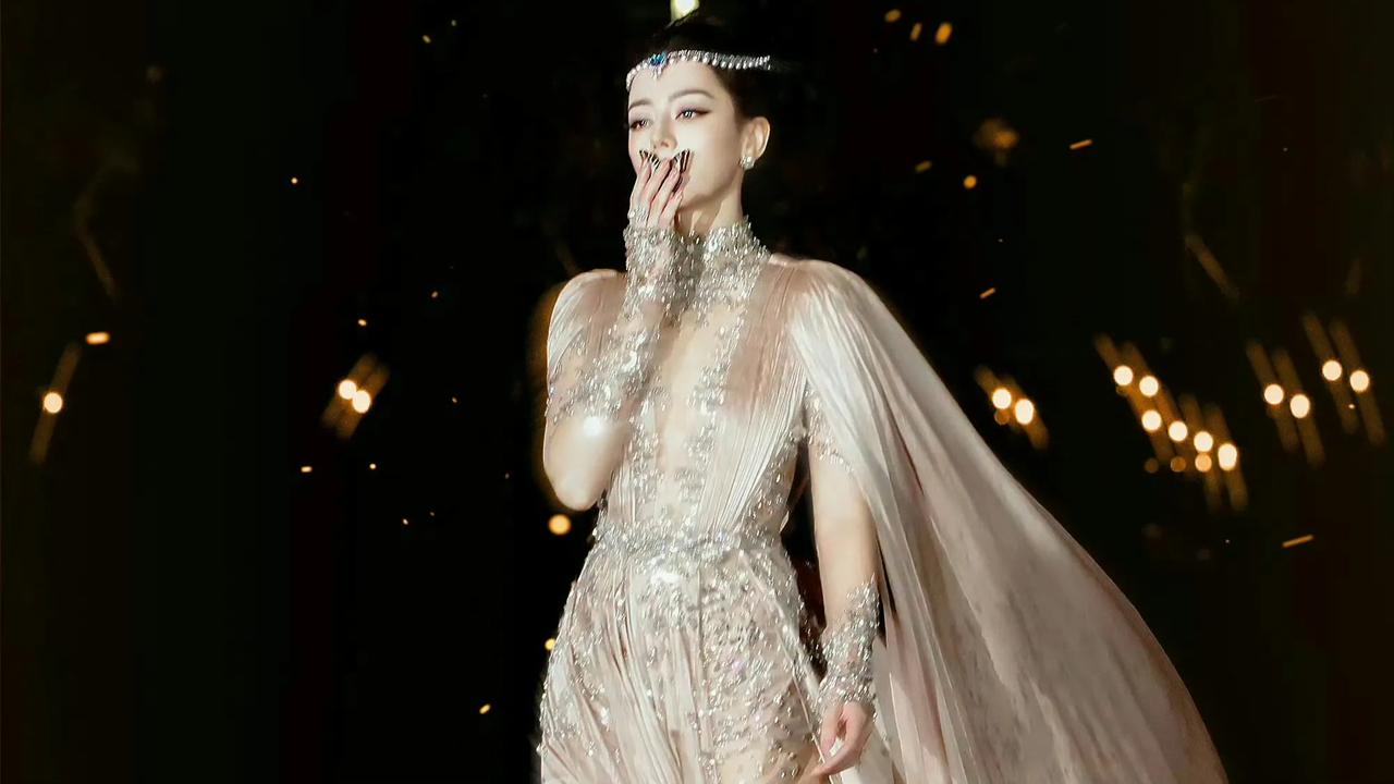 VOGUE红毯好特别，有没有五六十岁的明星？

怎么看，都是年轻明星登台！那么，