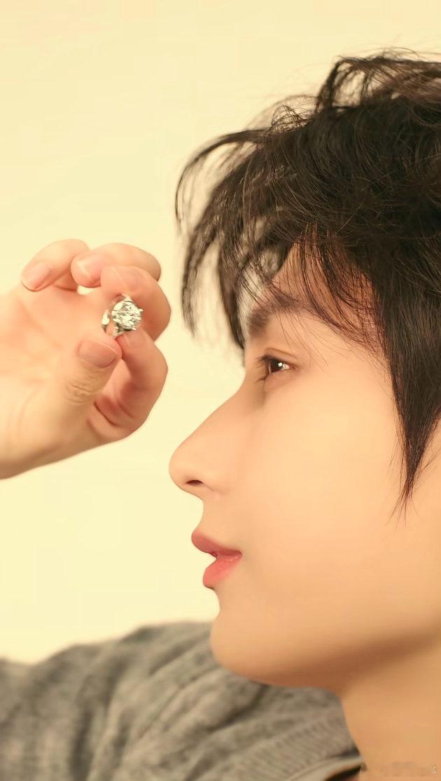 成毅成毅六福珠宝全球代言人成毅焕彩新Yi程成毅绽家首位品牌全球代言人 cy为成毅