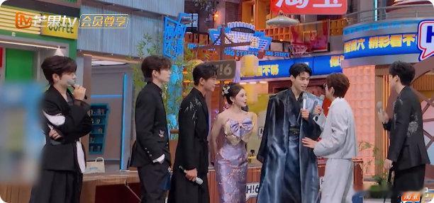 龚俊我那嘴硬心软的哥龚俊这 “口是心非” 的操作太戳人！嘴上说着要选 5 号位，