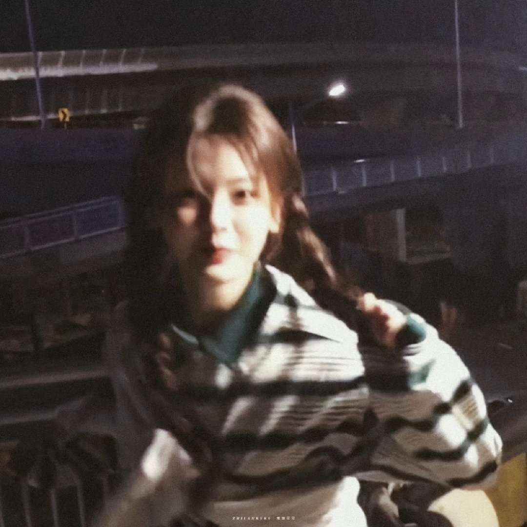 𝐒𝐡𝐚𝐫𝐞｜权威女头｜ins小众｜氛围感｜𝙒𝙚𝘾𝙝𝙖𝙩壁纸