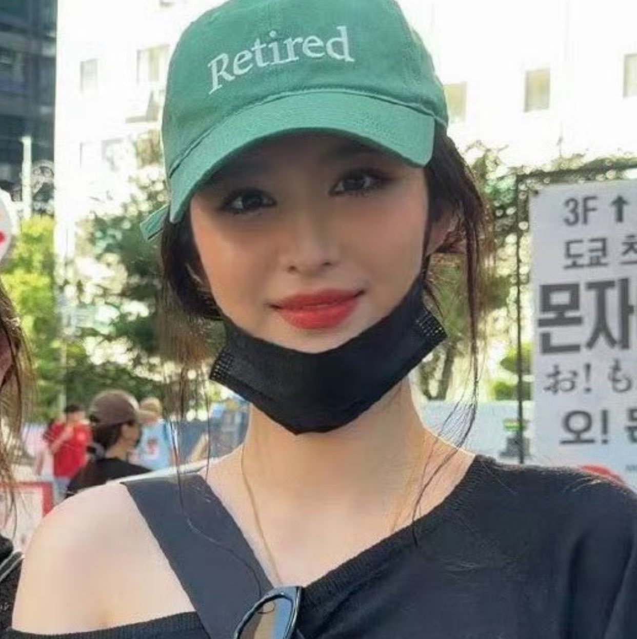 章若楠和王楚然，请不要再给自己化妆了。 ​​​