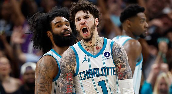 黄蜂加时127-126淘汰热火，鲍尔恶劣犯规导致阿德巴约提前下场，球队赢球胜之不