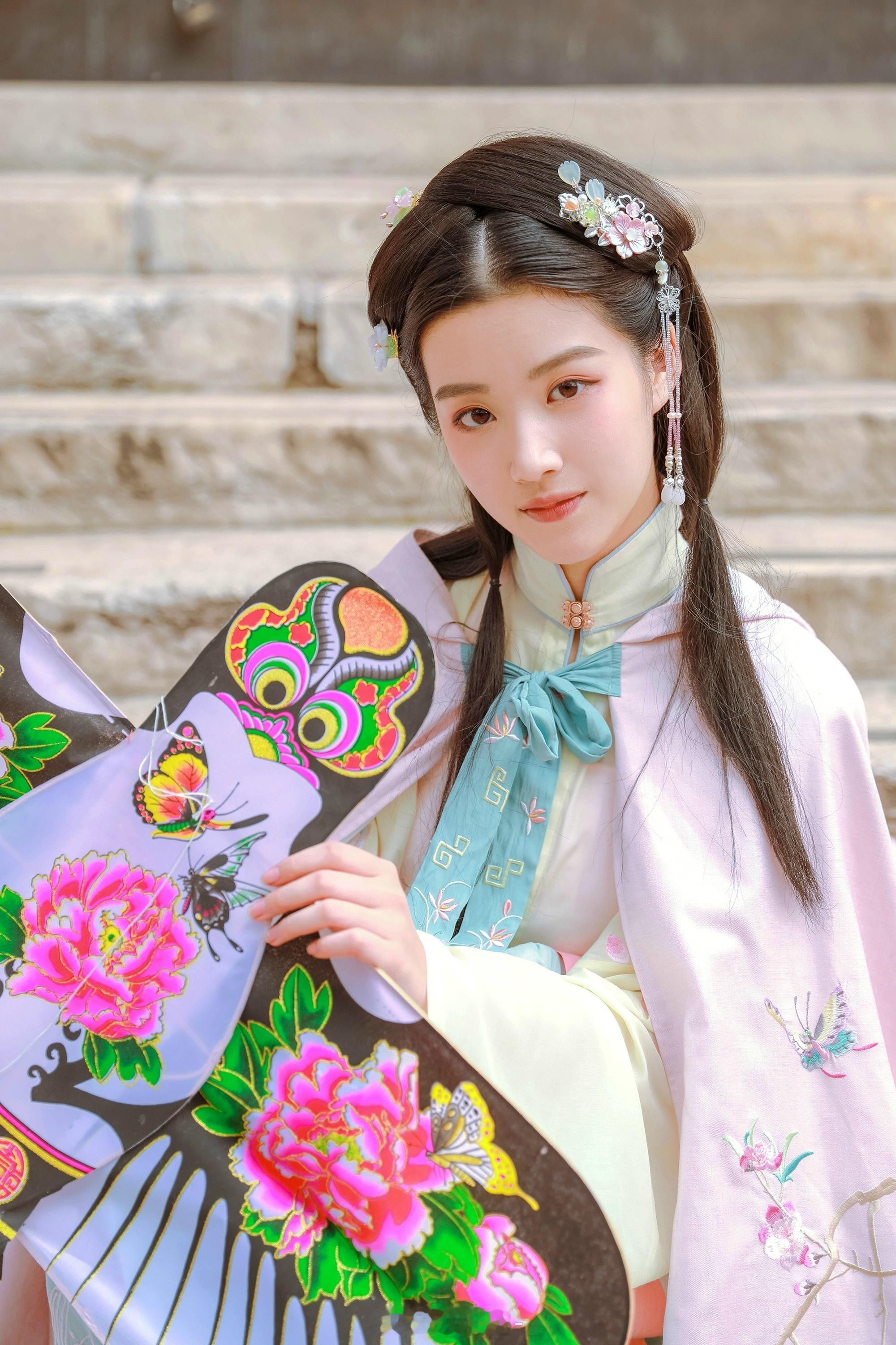 #卢昱晓[超话]# lyx#卢昱晓# lyx#卢昱晓# 17年的我宝，亲鼠女鹅的