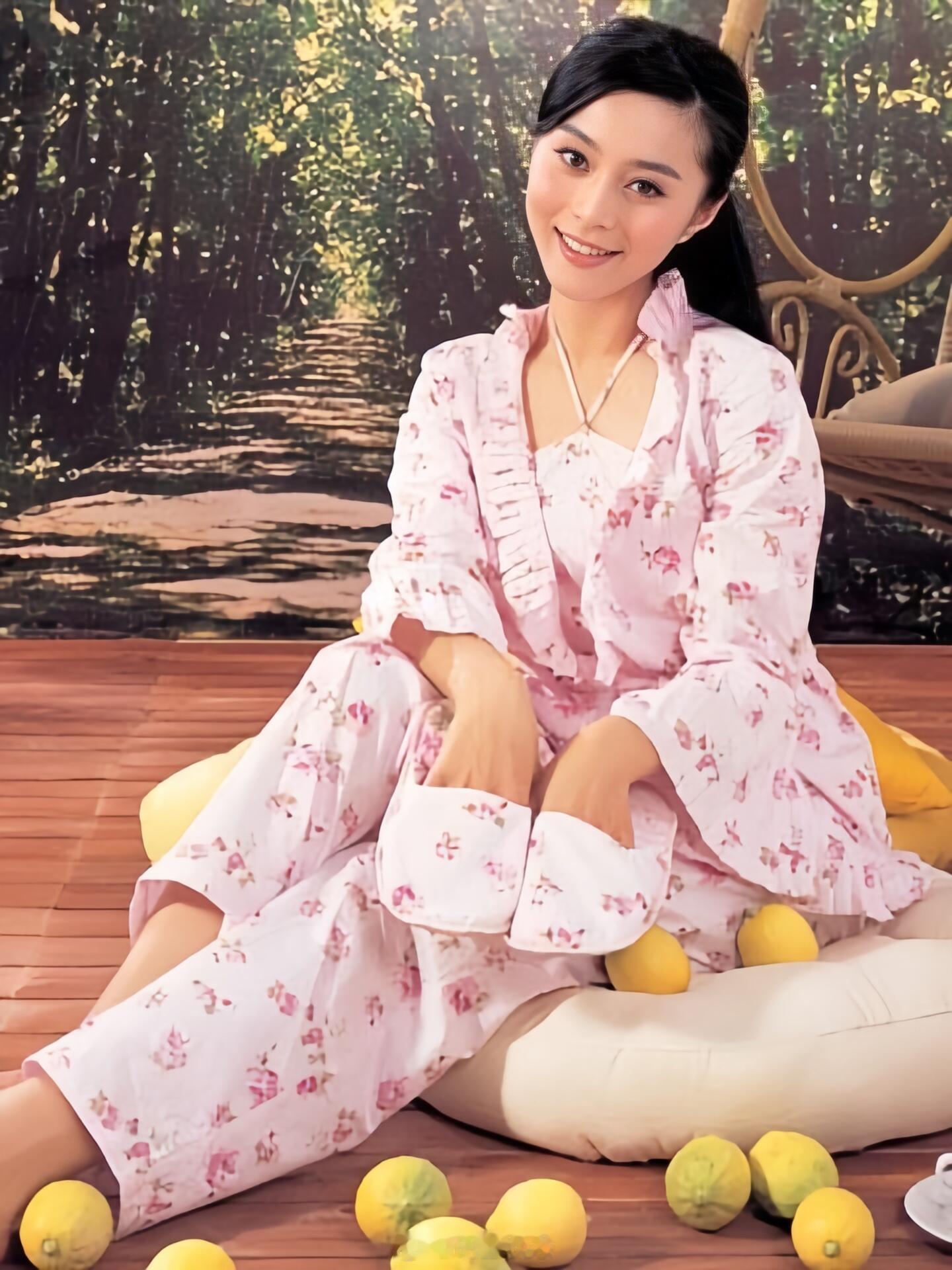 考古到窝冰21年前的睡衣代言图 ​​​