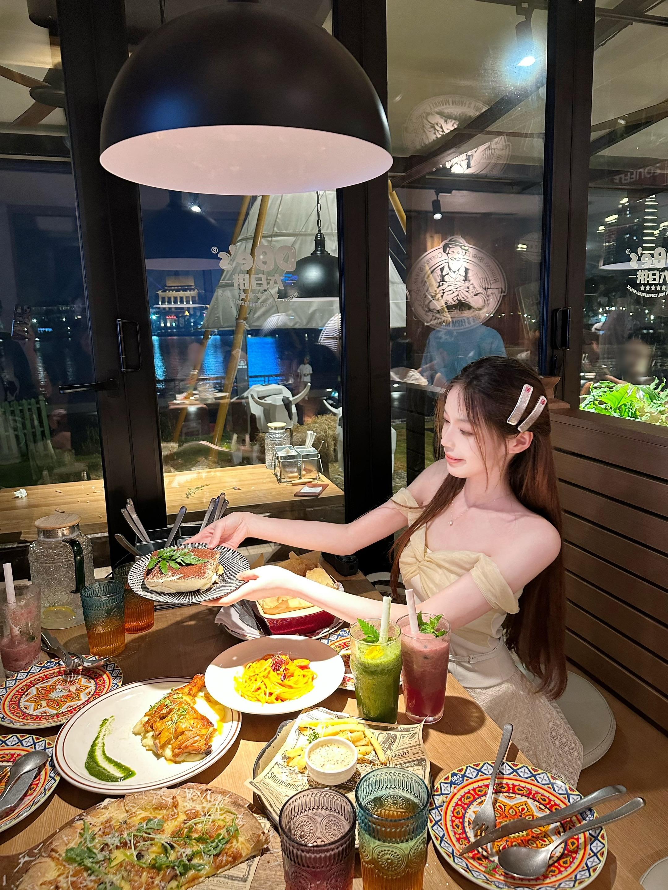 岳阳新店！ 俄式漂亮饭我先冲了…