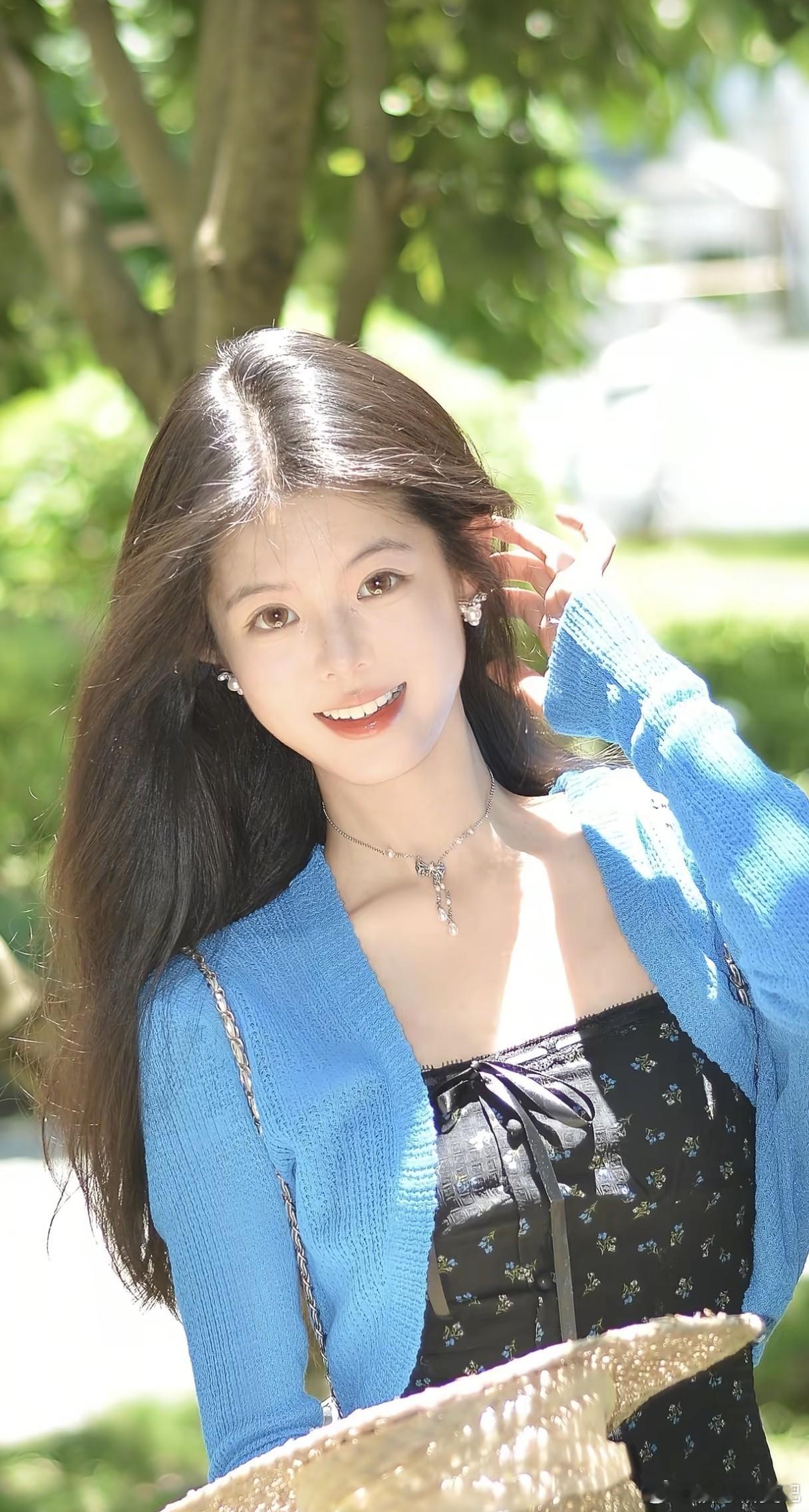 清纯甜美气质穿搭小姐姐