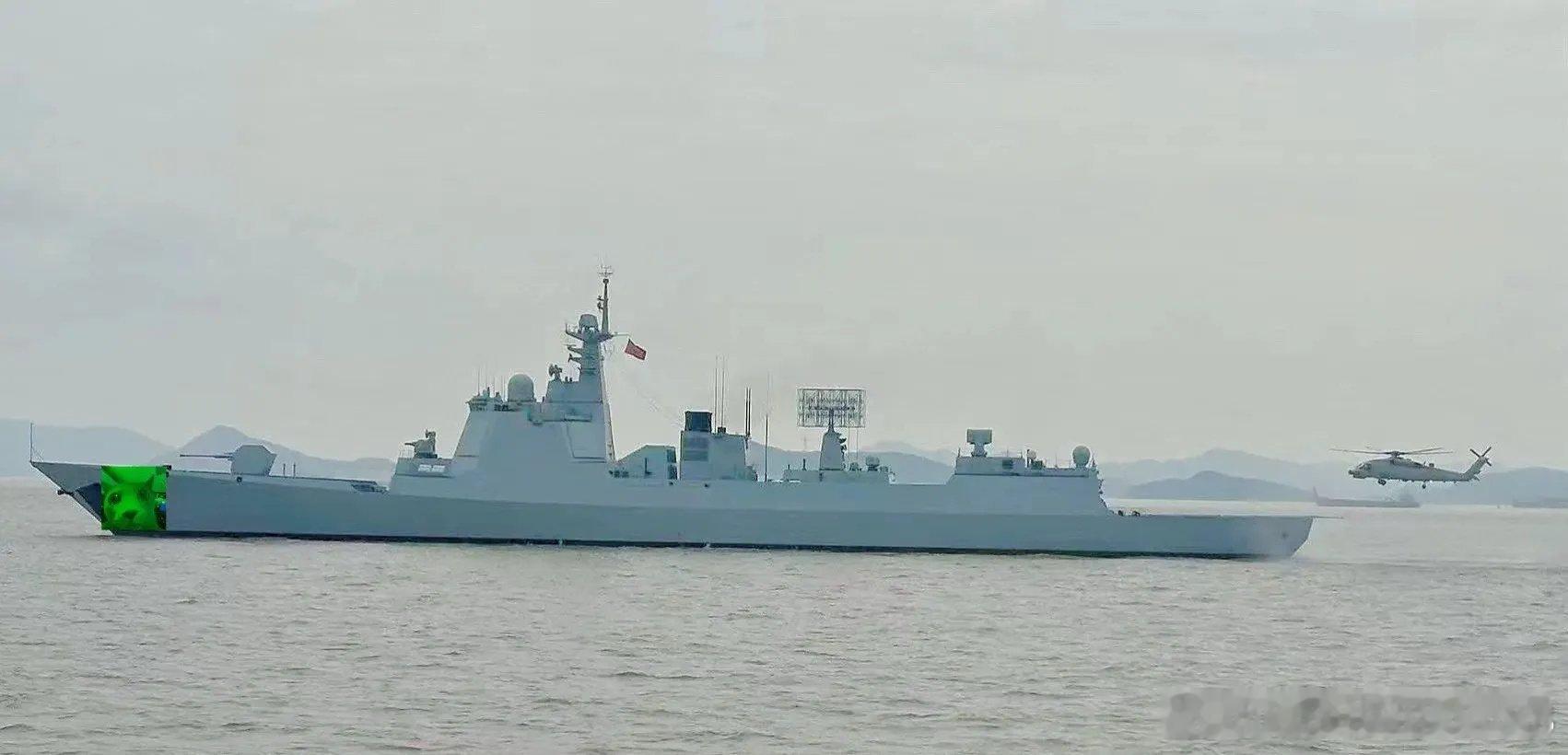 Z-20F在052D改进型起降 