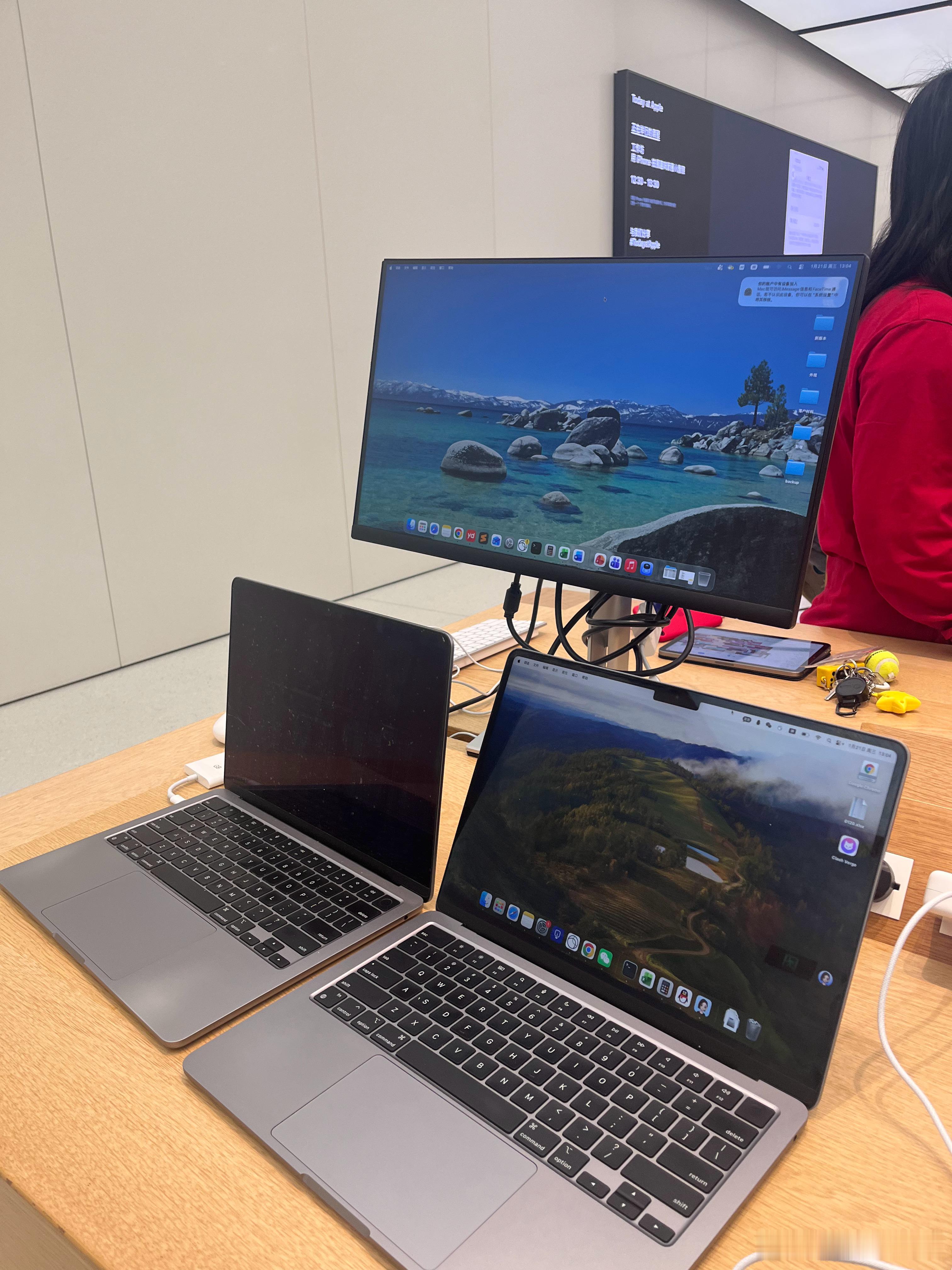 我又复活啦，在家投屏小米电视一直失败，来苹果天才吧秒连，失而复得的感觉 顺便回公