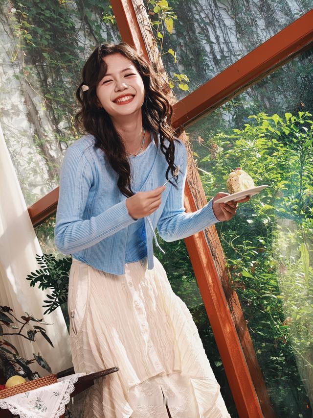 家人们，今天来聊聊vivo S50的影像功能！它可没搞那些花里胡哨的概念，而是实