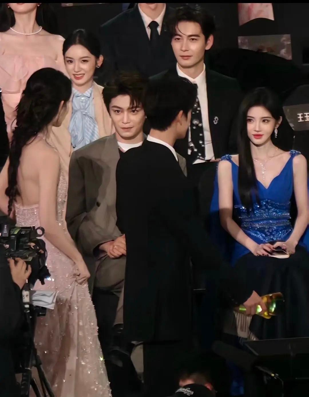 当着本人嗑cp就这样 