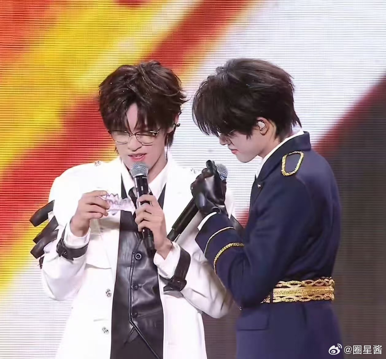 张泽禹张极对唱春泥 《春泥》这首歌在双Vocal演绎下有了全新的生命力！张泽禹的