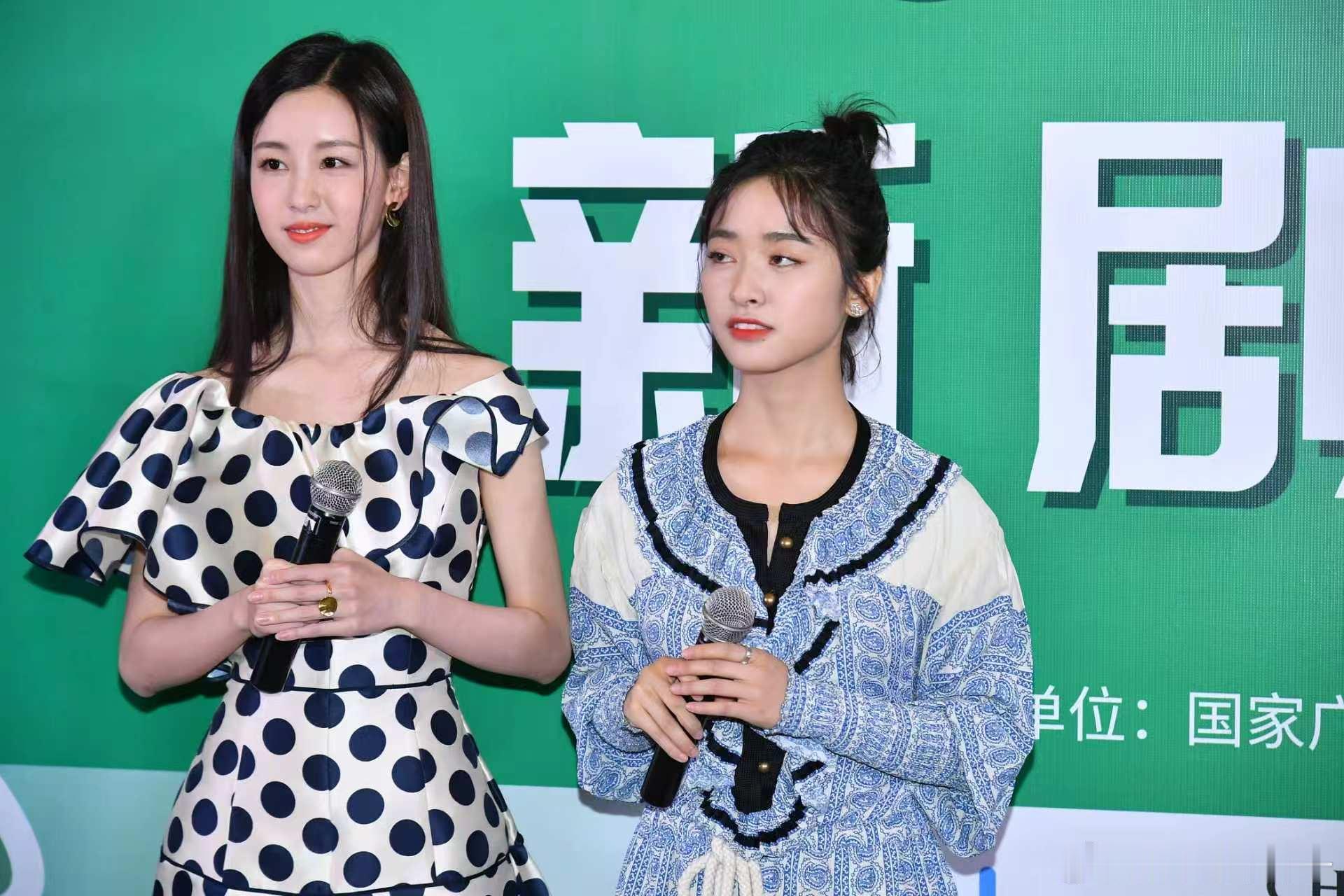 19年的陈都灵和沈月 