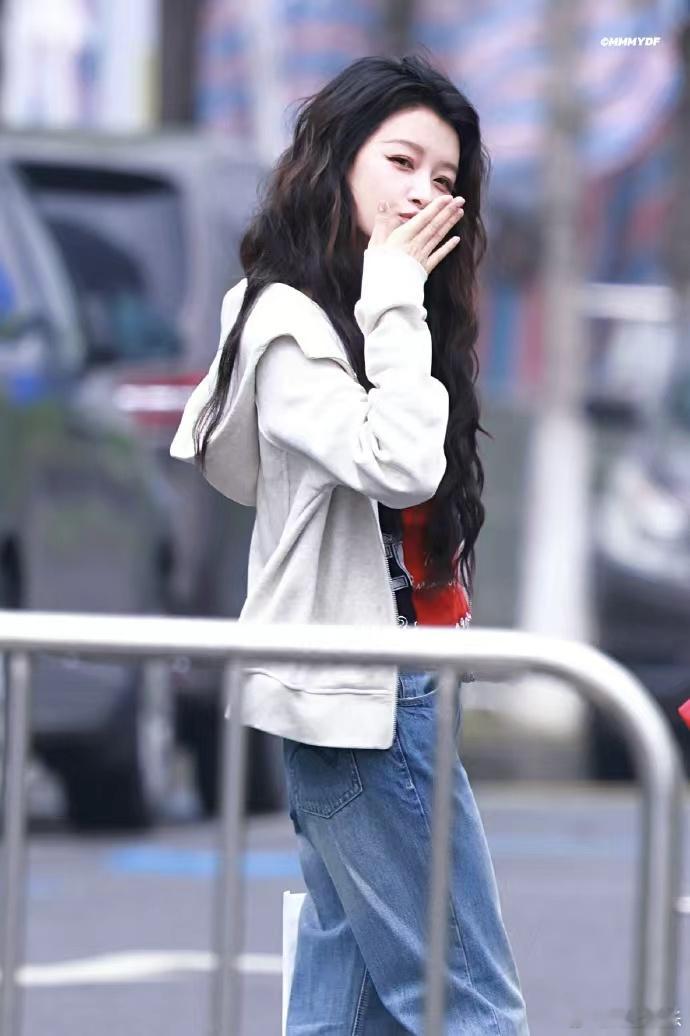 孙怡又白又瘦又美又萌孙怡用脸大鲨四方孙怡又白又瘦又美又萌,孙怡用脸大鲨四方，不好