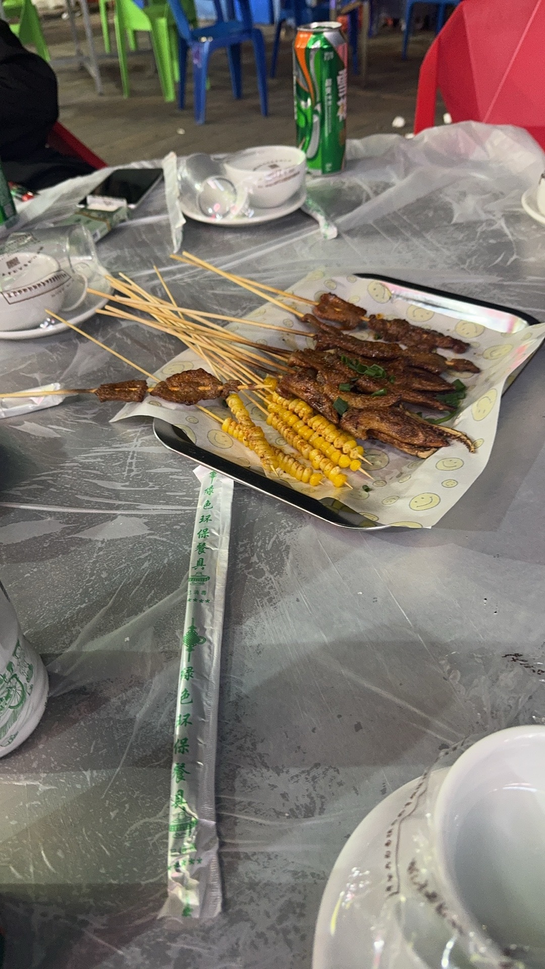 跑完6公里 没多久就去吃了烧烤[允悲]今天白跑 ​​​