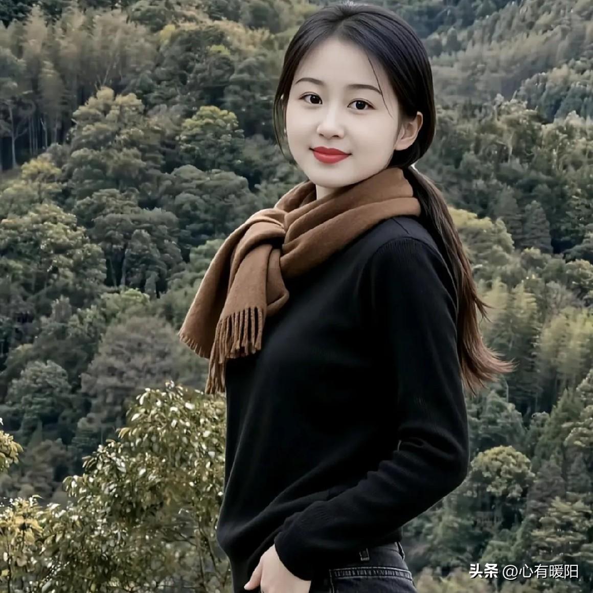 第一，手机看得很紧，时刻锁屏，消息来了不愿当着你的面回复，手机从不离身，不愿给你