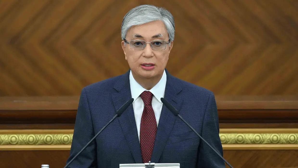 不能小瞧了哈萨克斯坦！托卡耶夫访问日本时在演讲中说，历史已经证明，全球稳定的建立