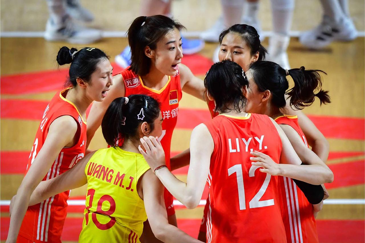  中国女排3-0波兰女排
中国女排在今晚的世界女排联赛中国香港站最后一场比赛中，