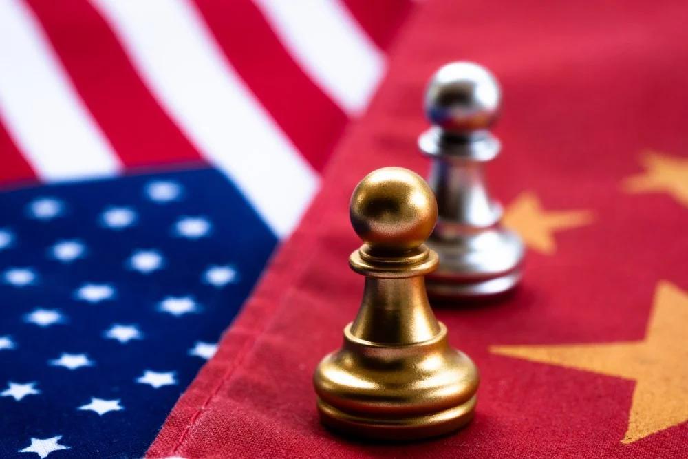 彭博观察：中国对强大的人民币的追求可能要打个盹。美国和中国可能是如今的超级双雄，