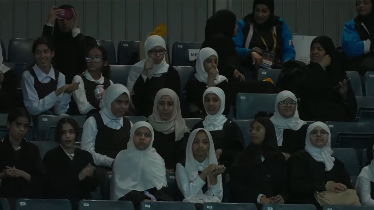 不出意料 来看亚青运比赛的都是学生但是没想到有这么多女生乒乓球运动可以穿短袖短裤