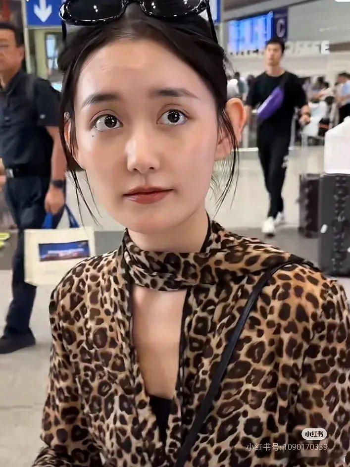 蒋依依这么美怎么还不进组，好期待她的女主戏 ​​​