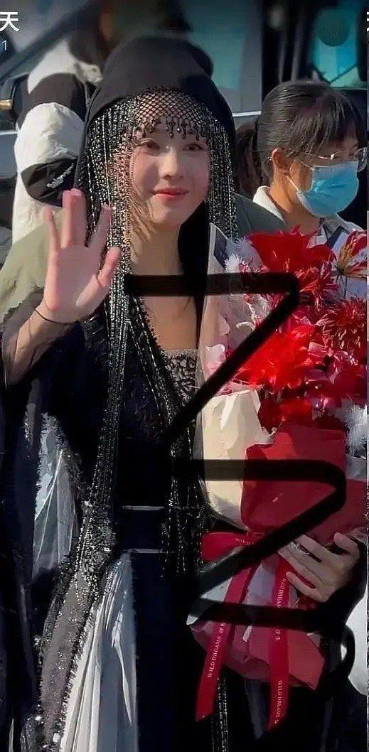 陈都灵近期的状态似乎有些不佳，面部略显浮肿，与以往形象稍有差异，不过相信这只是暂