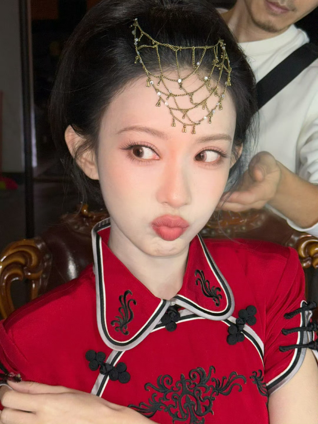 杨单老师宣你…给孟子义化的妆单姐 在你镜头下的孟孟很可爱很鲜活 请多多合作 多拍