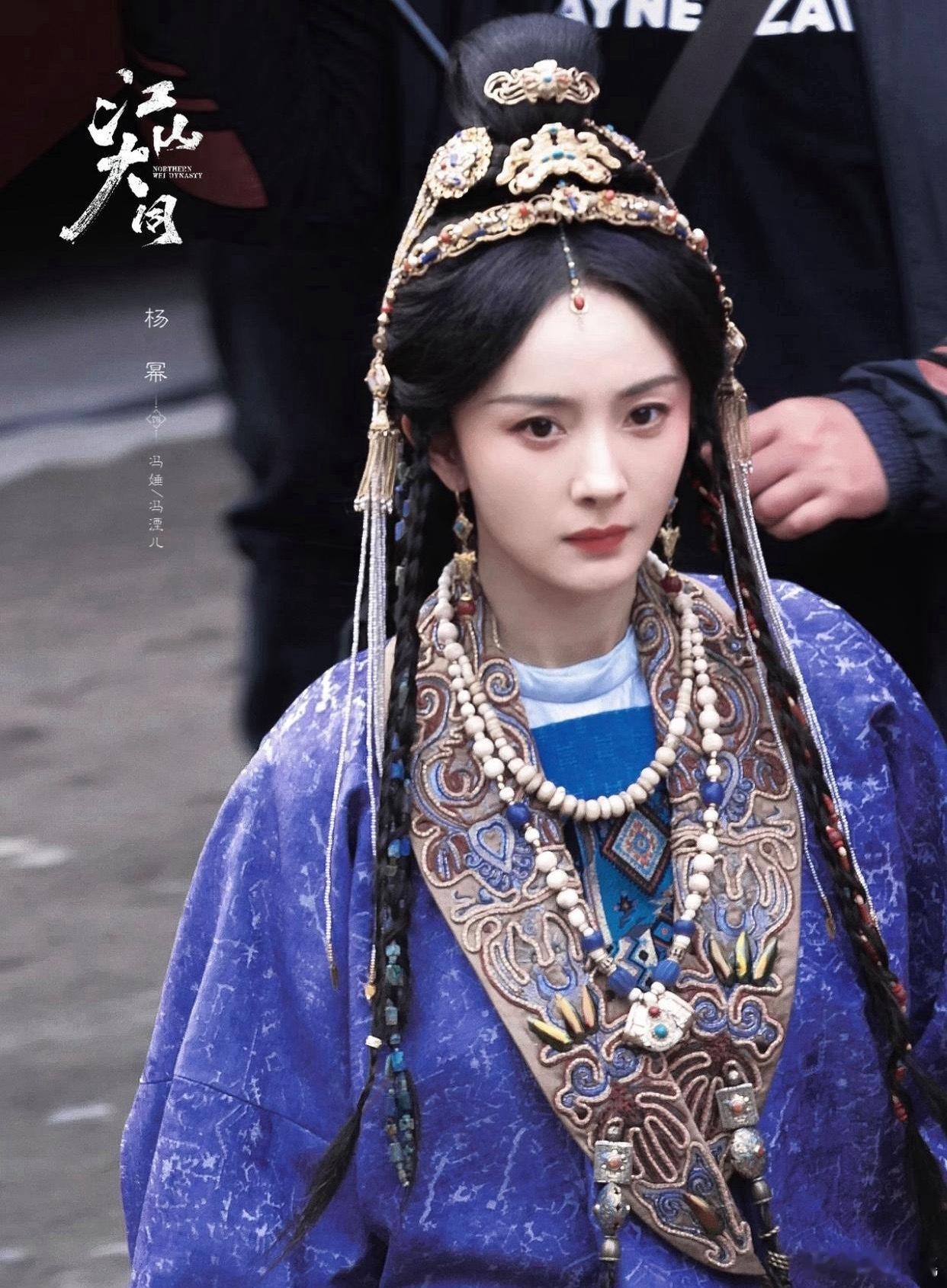 1.大导的儿子很羡慕那些有大热CP的男明星，有很认真的研究过怎么卖cp，可不管是