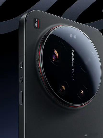 小米17 Ultra外观一出，讨论最多的反而是侧边的圆形音量键。