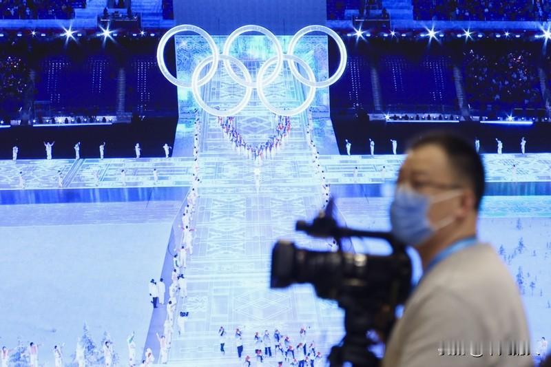 中国代表团亮相冬奥会开幕式 2026年米兰 - 科尔蒂纳冬奥会开幕式，宁忠岩和张