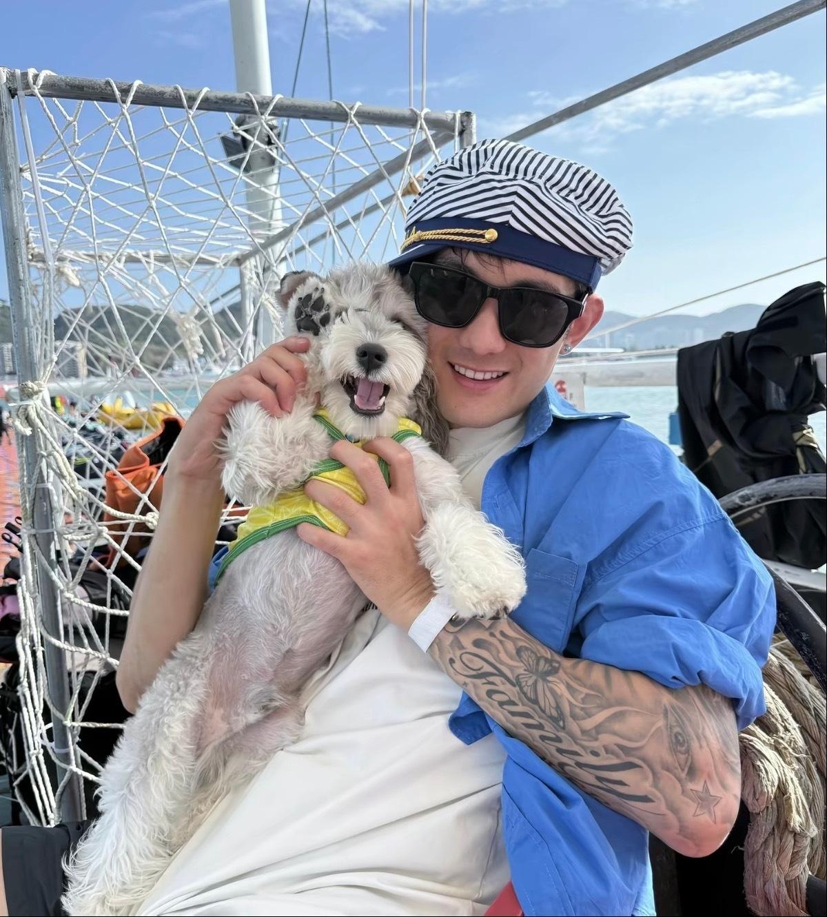 你俩同一天发到底啥意思给我个说法，给我个说法！！！而且为什么，小腊肠看起来长得很