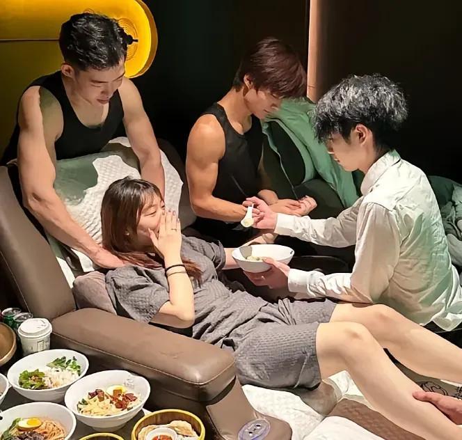 这是什么情况？？没有看懂！