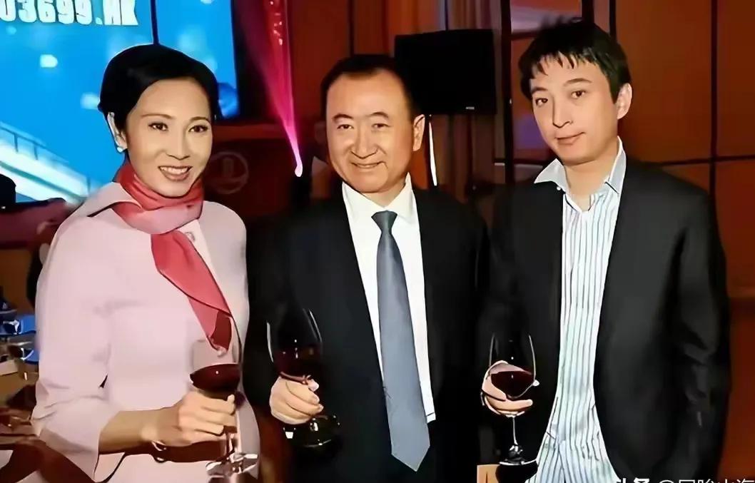 王健林的限高消费已经撤销
项立刚说话了
不要批倒斗臭看热闹，一个实体企业做起来很