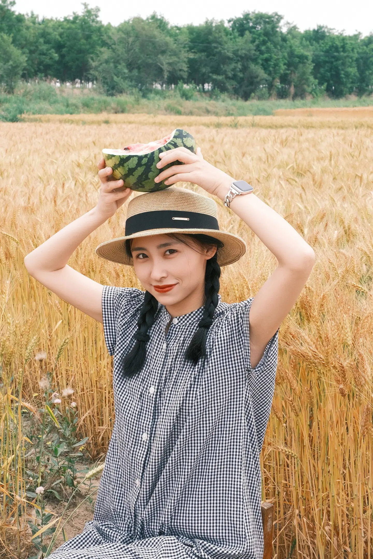 “田间地头，风与我皆自由🌾”摄影师